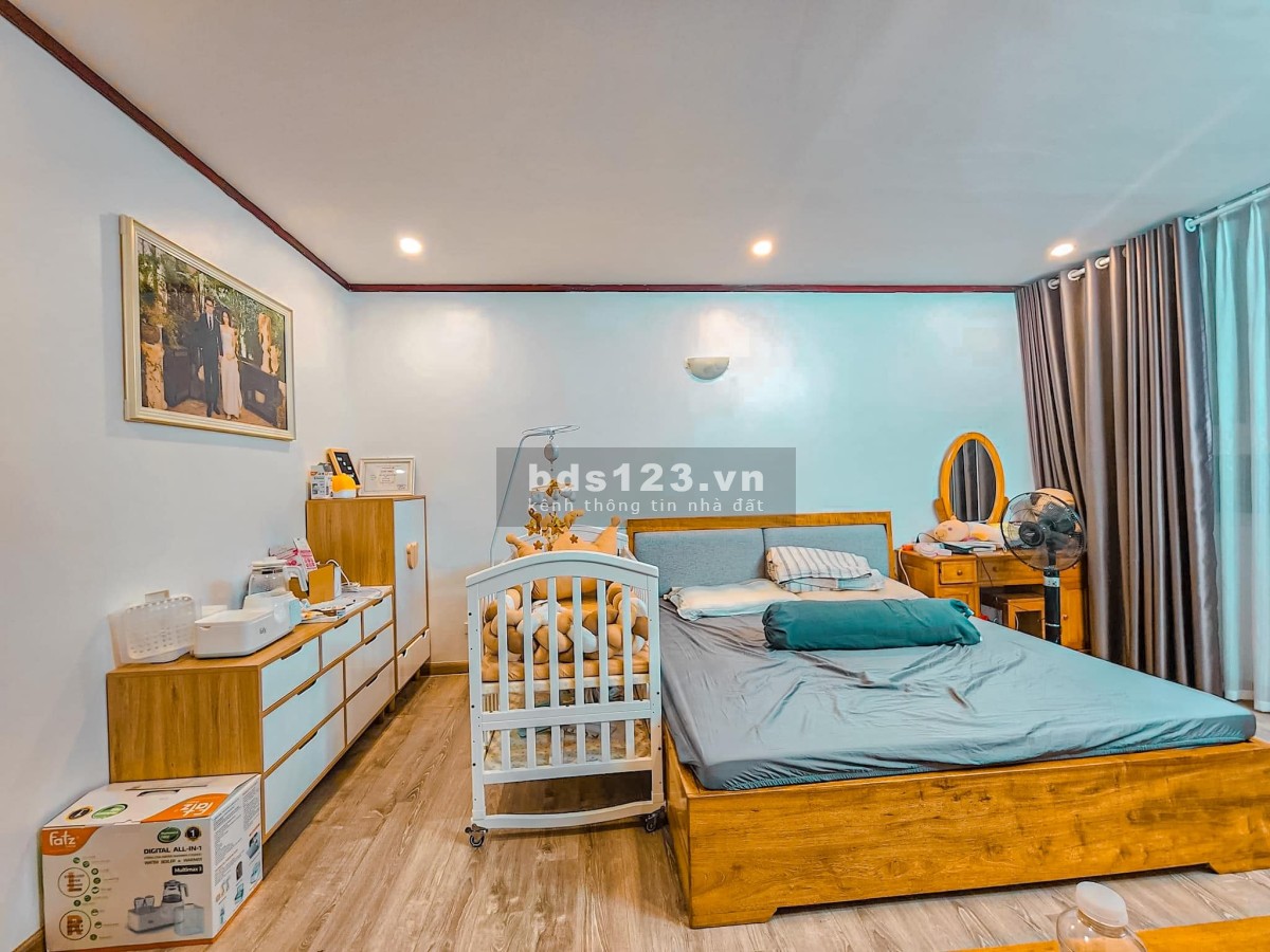 THÚY KIỀU ! Bán chung cư vinaconex 1 Khuất Duy Tiến 150m 3PN Tặng Nội Thất Lô Góc Tầng Trung
