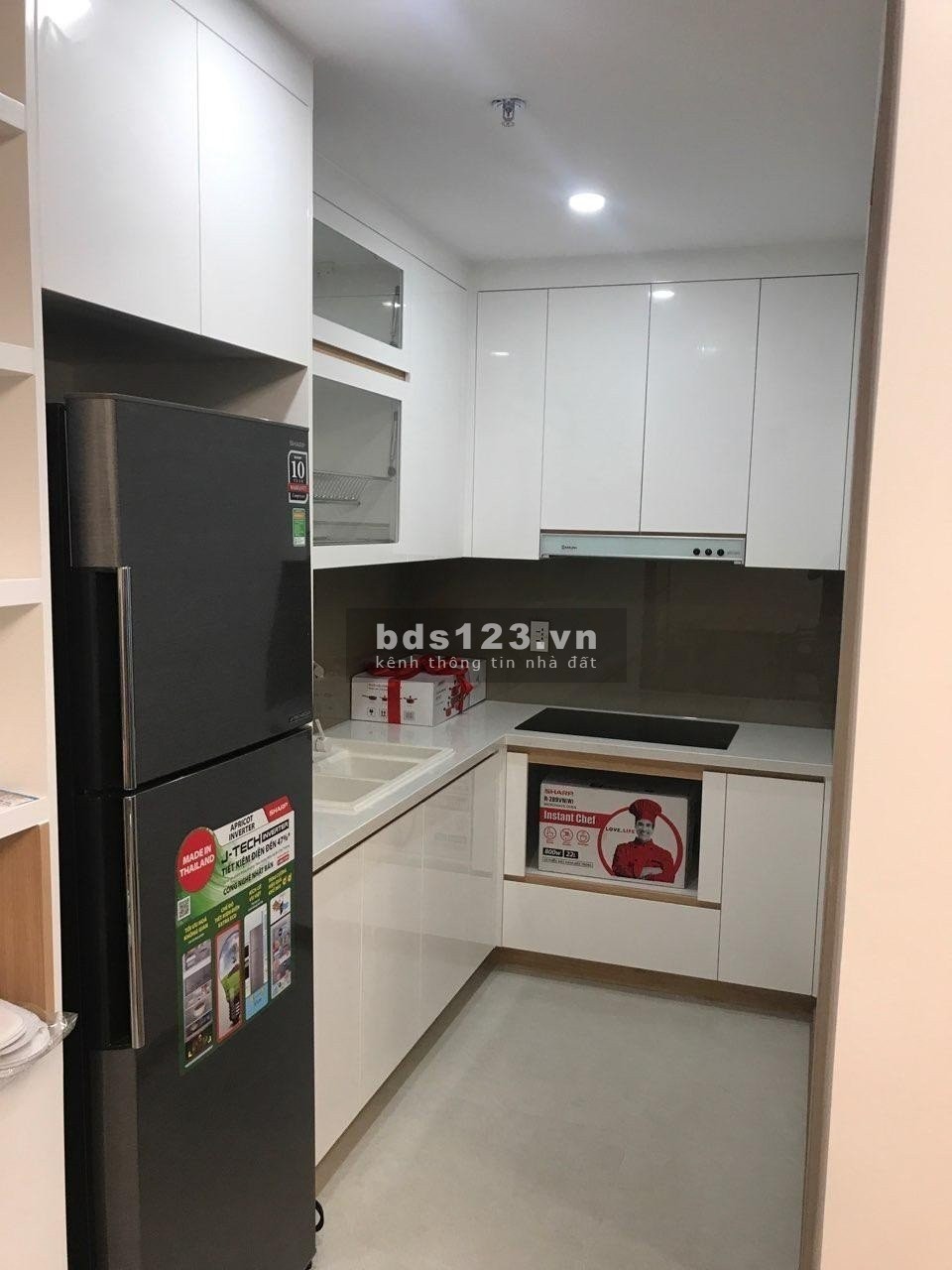 Giá cực rẻ! Cho thuê căn hộ New City 60m2, 2 phòng ngủ, đầy đủ nội thất, giá 16 triệu.