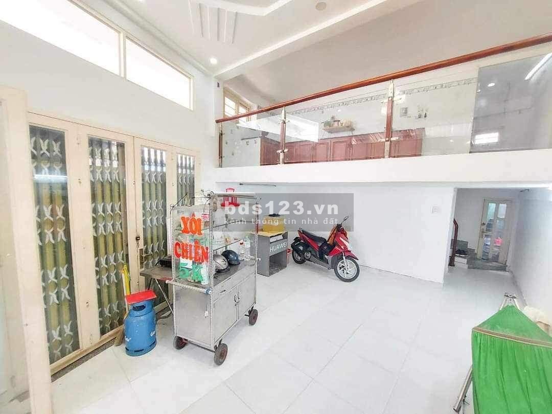 BÁN NHÀ 2 mặt tiền CMT8, 4 lầu, ngang 3.6x9 nhỉnh 5 tỷ