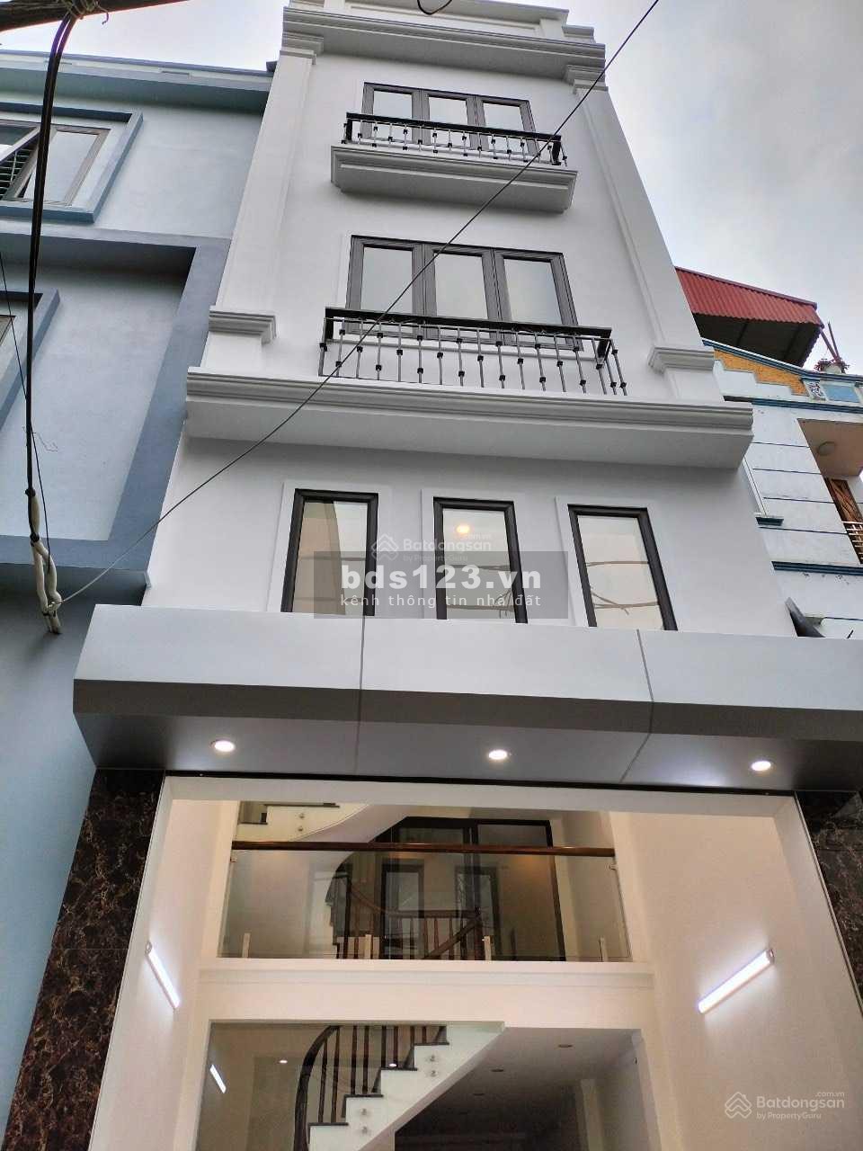 Bán Nhà ngõ 61 Vạn Phúc - Hà Đông. DT:30M - 4 tầng - 3.5 tỷ. Ô TÔ đỗ gần, ngõ to rộng.