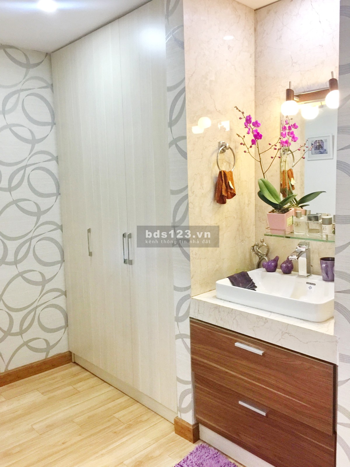 Chính chủ bán gấp nhà phố đẹp 2 lâu sân thượng KDC Tân Phong cạnh Kim Sơn, Q7