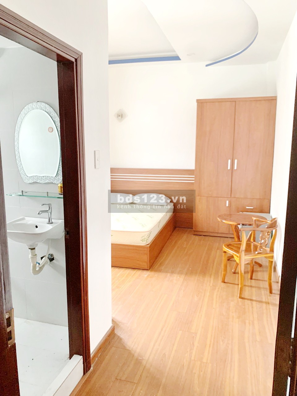 Bán gấp CHDV 5 lầu mặt tiền Nguyễn Thị Thập, Q7
