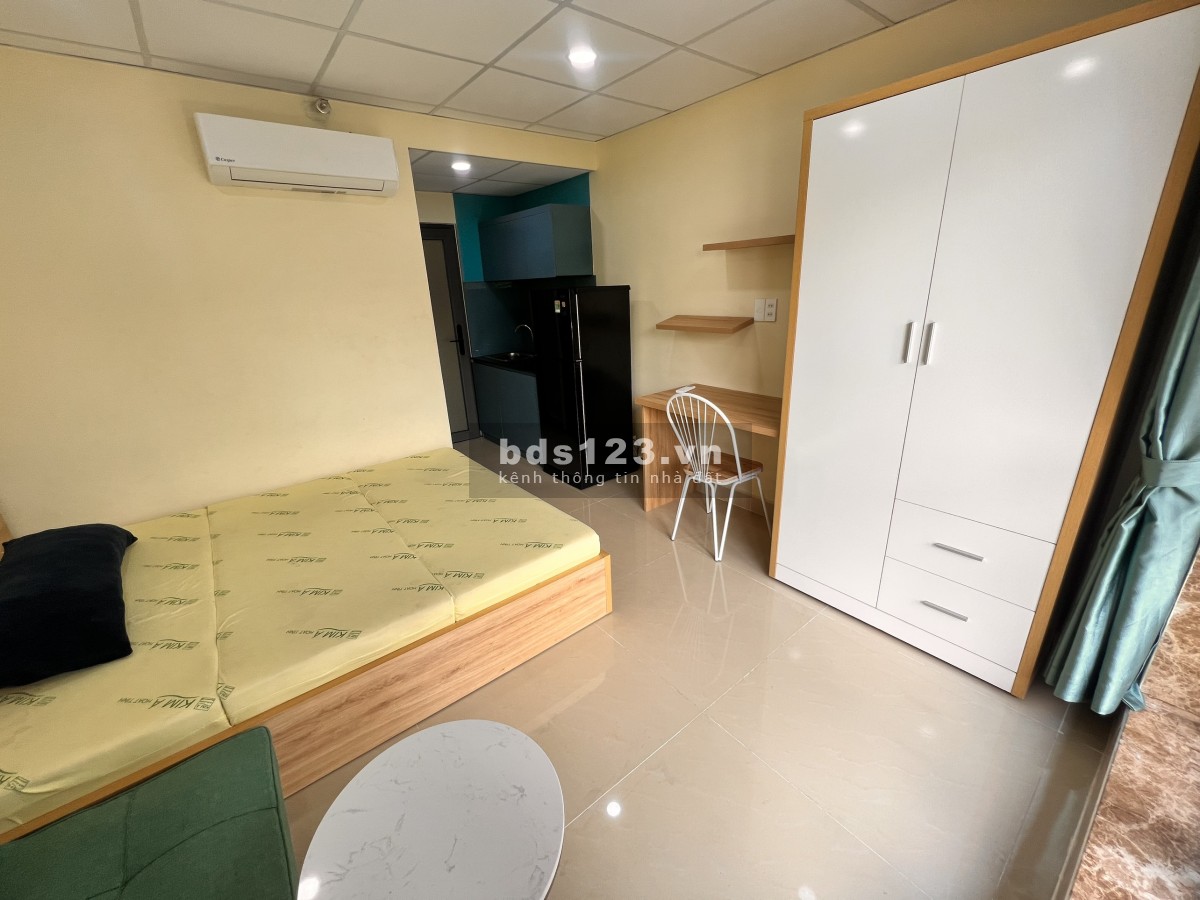 Studio full NT cửa sổ lớn gần ĐH UFM, Cresent Mall Q7