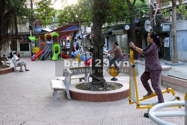 Chính chủ bán căn hộ tập thể tầng 1 khu C13A, tập thể Kim Liên, quận Đống Đa, Hà Nội, Ô tô vào nhà