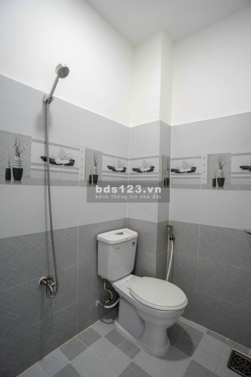 Nhà rẻ đẹp giảm 700tr còn 2tỷ9 ở Phan Đình Phùng, P17, Phú Nhuận