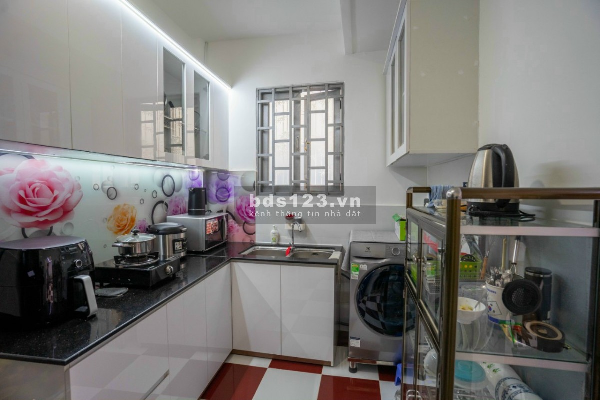 Nhà rẻ đẹp giảm 700tr còn 2tỷ9 ở Phan Đình Phùng, P17, Phú Nhuận