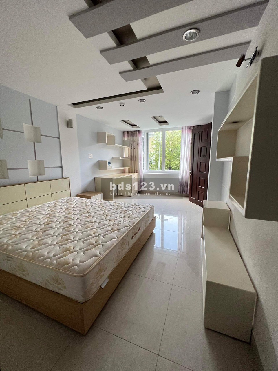 Cho thuê biệt thự góc 2 mặt tiền Quận 7 siêu đẹp với 5PN + 5WC Và Full nội thất Giá Thuê Chỉ 50tr/th