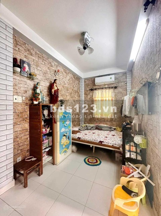 Ra gấp nhà hẻm 1 sẹc Đoàn Văn Bơ, Quận 16, 2 tầng, 2 PN, 1WC, 24m2 1tỷ4, gần chợ, LH 0908 338 ***