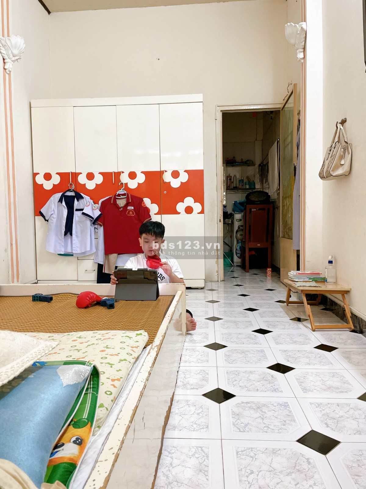 Ra gấp nhà hẻm 1 sẹc Đoàn Văn Bơ, Quận 16, 2 tầng, 2 PN, 1WC, 24m2 1tỷ4, gần chợ, LH 0908 338 ***