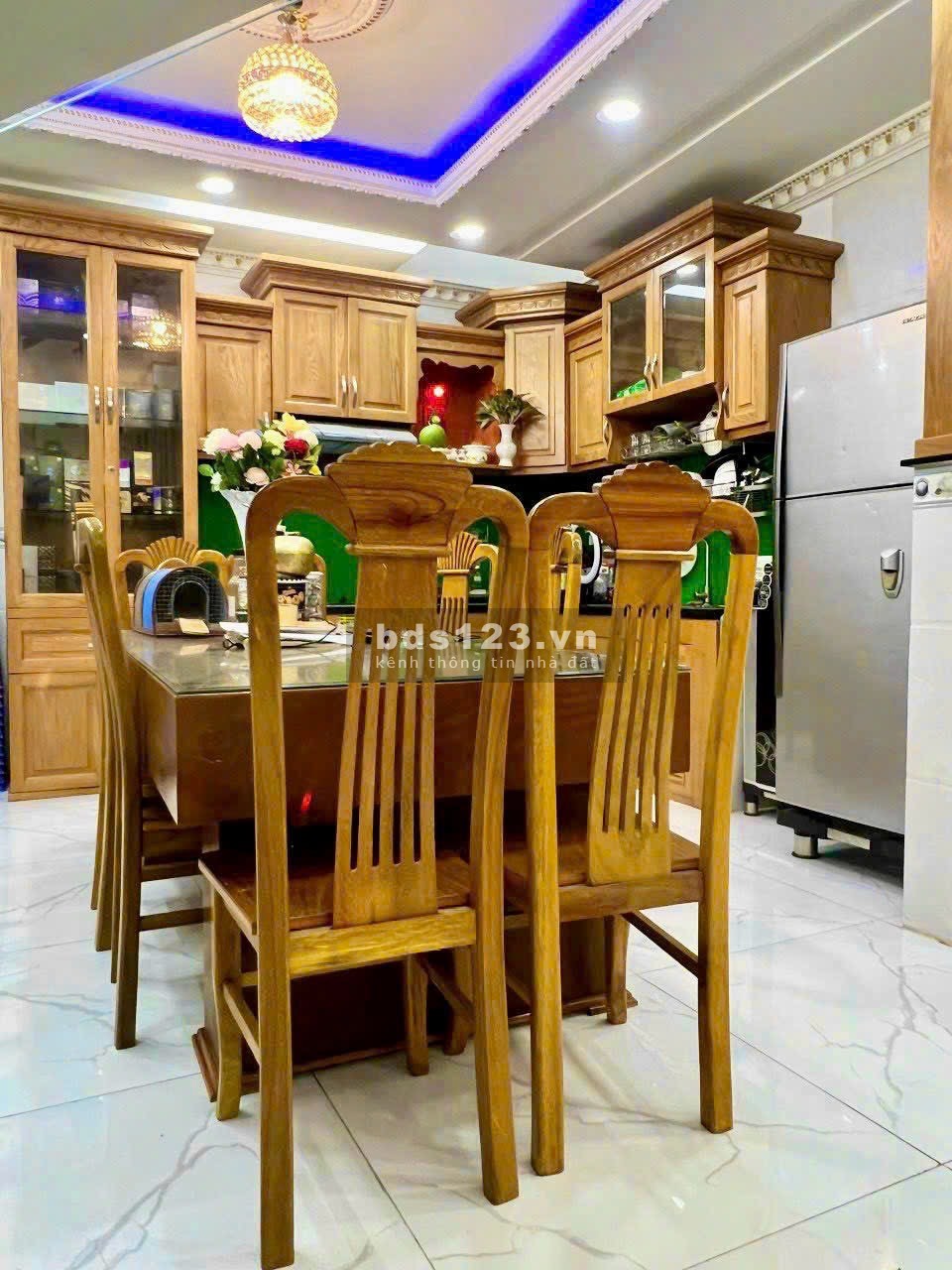 Nhà đẹp đường xe tải 7M, ngã 4 xã Bình Tân, Hương Lộ 2, DT 5.1x11m nhỉnh 5 tỷ