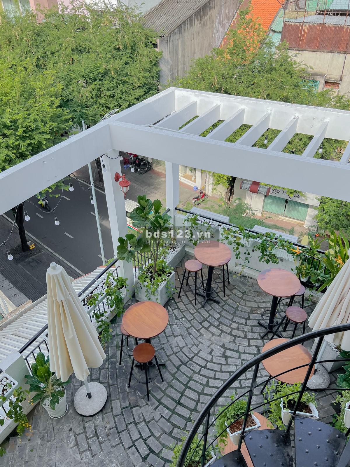 Chia sẻ MB kinh doanh Lý Tự Trọng Bến Thành Q1 có sẵn lượng khách