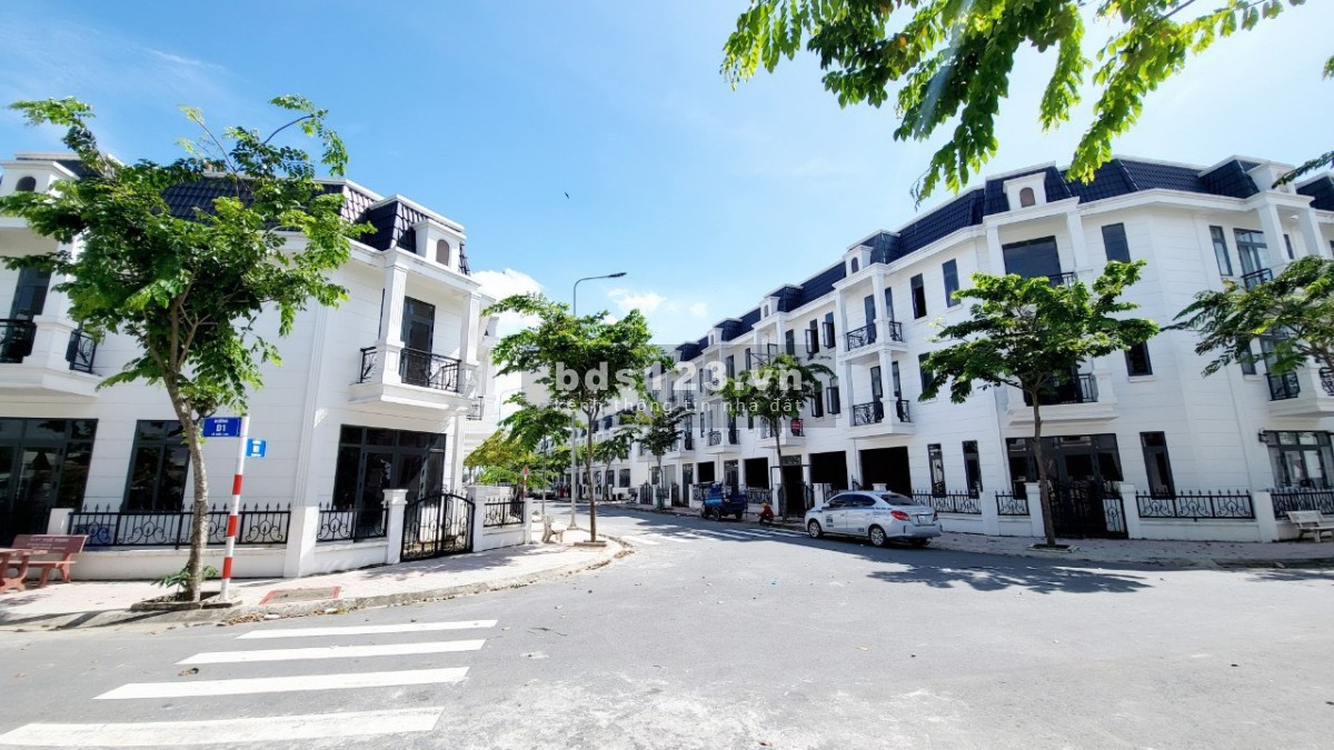Bán nhà phố Phước Điền, Tân Uyên, vị trí liền kề Thuận An giá gốc 2,3 tỷ cả sổ