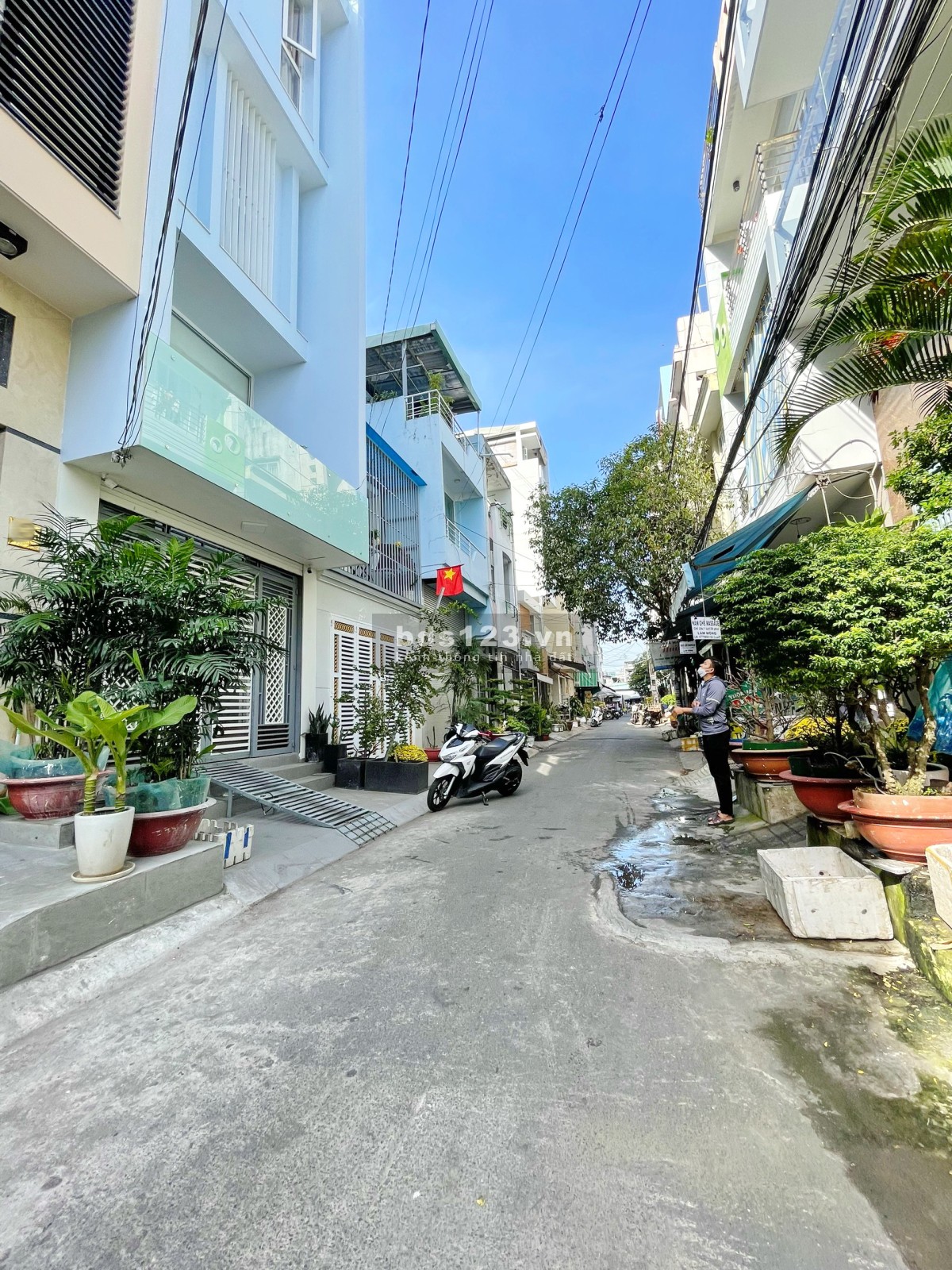 Bán gấp nhà 3 lầu sân thượng mặt tiền Đường Số chợ Tân Mỹ, Q7