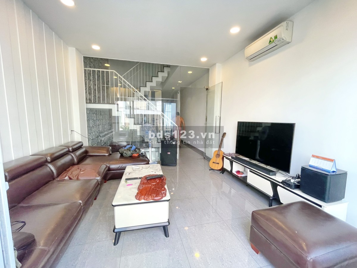 Bán gấp nhà 3 lầu sân thượng mặt tiền Đường Số chợ Tân Mỹ, Q7