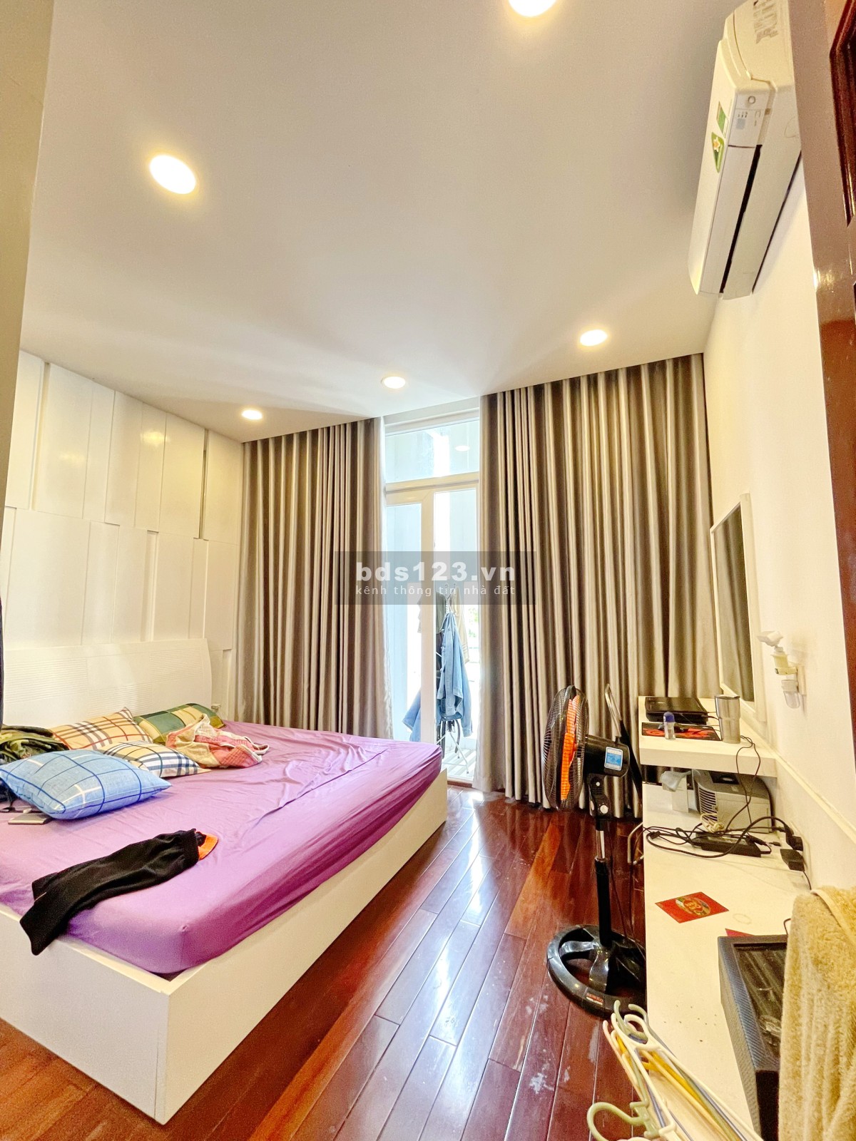 Bán gấp nhà 3 lầu sân thượng mặt tiền Đường Số chợ Tân Mỹ, Q7