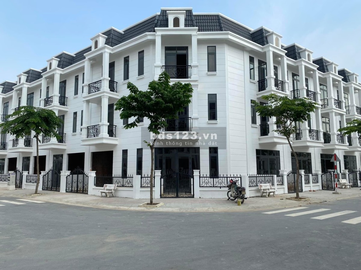 Bán nhà phố Phước Điền, Tân Uyên, vị trí liền kề Thuận An giá gốc 2,3 tỷ cả sổ