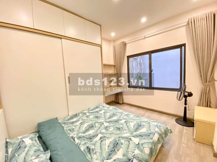 Bán nhà phố Hoàng Ngân DT 50m2 x 5T, giá 6.9 tỷ