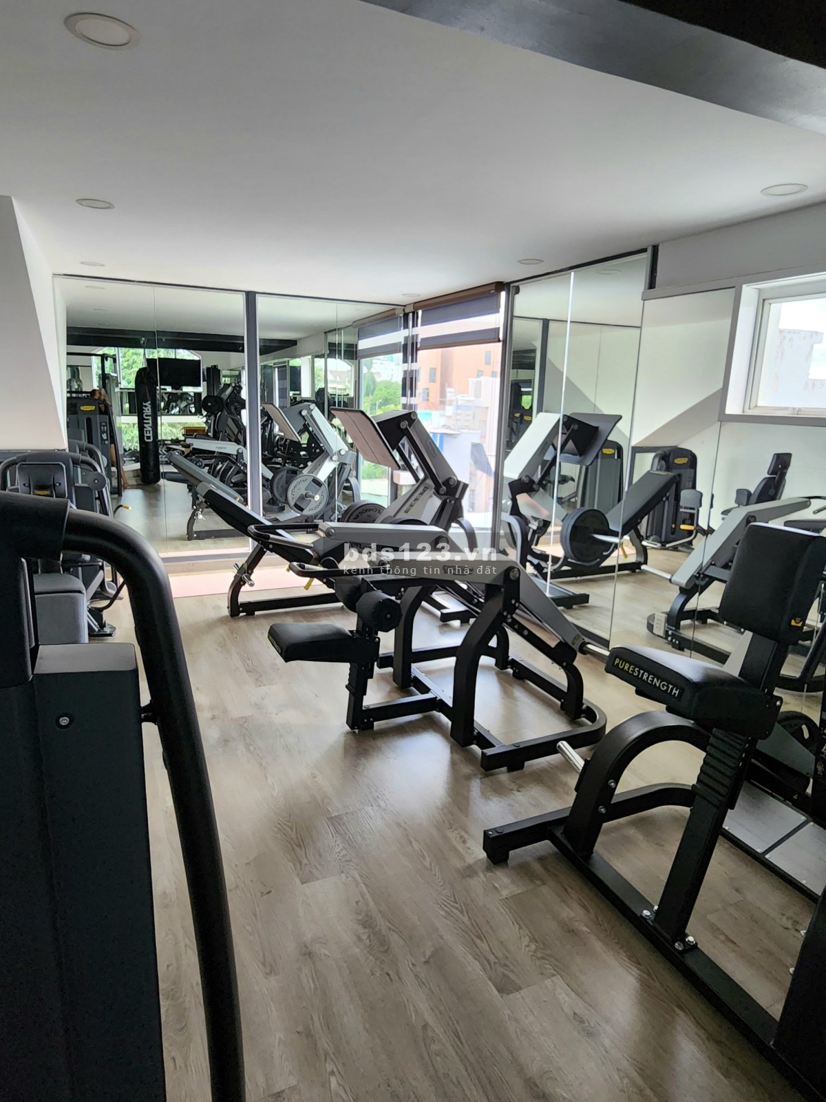 Cho thuê biệt thự đơn lập 12M*24M quận 7 nhà đẹp giá 36 triệu rẻ nhất quận 7