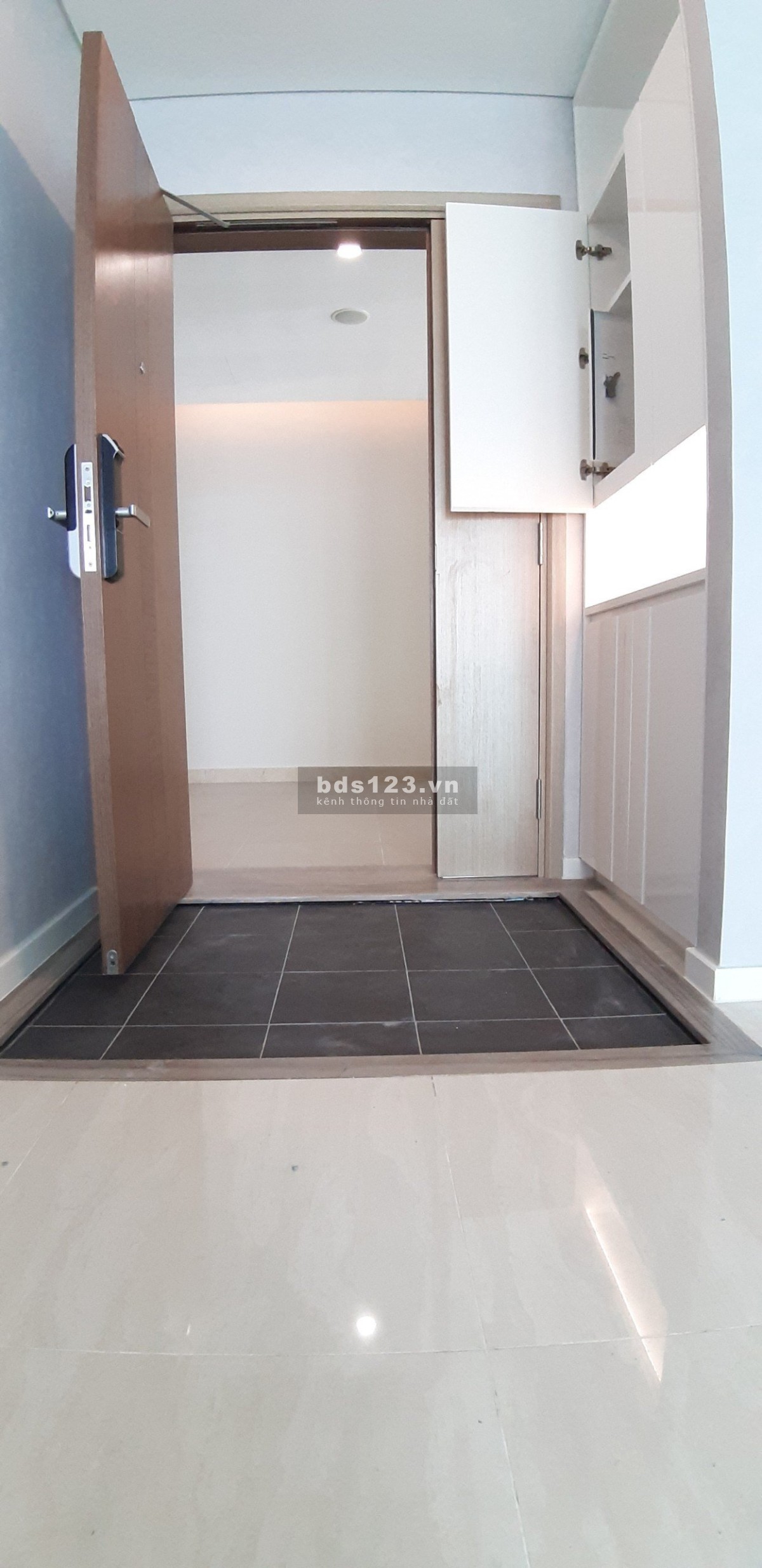 Bán căn Sadora 3PN 120m2 view hồ bơi, landmark 81 giá 10ty5 all in