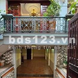 Biệt thự vườn đào có 102, nhà đẹp sang trọng, 100% là gỗ quý hiếm