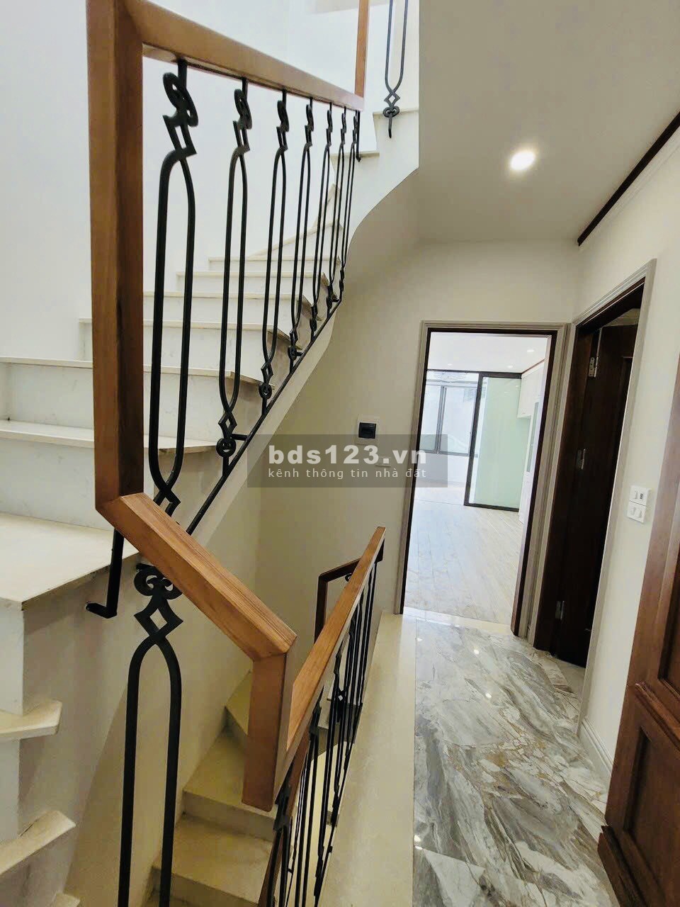 Bán nhà phố Trương Công Giai 50m2 - 7 tầng thang máy gara o tô - Kinh Doanh - TT. Cầu Giấy