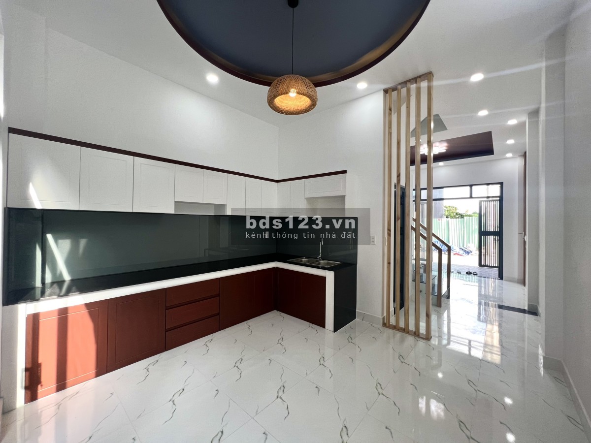 Cần bán Nhà mới ra lò, 1 trệt 2 lầu 4x13m2 4PN - 3WC, sổ hồng hoàn công, giá chỉ 4 tỷ 8 thương lượng