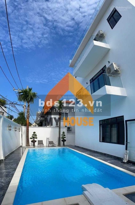 Cho thuê VILLA khu VIP Q2. DT: 800m2. Giá rẻ: 65 triệu