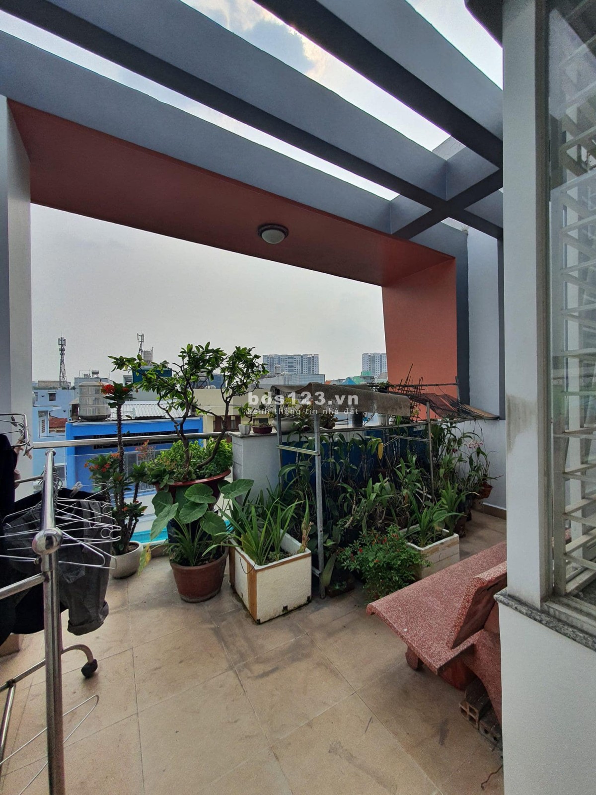Cho thuê VILLA khu VIP Q2. DT: 800m2. Giá rẻ: 65 triệu