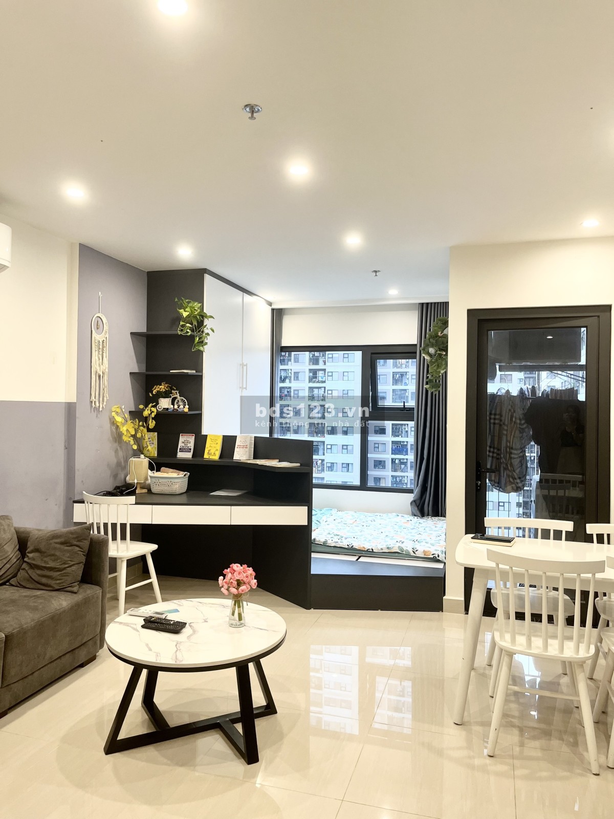 Chính chủ cho thuê căn Studio full đồ view bể bơi 7.5 tr/tháng Vinhomes Smart City