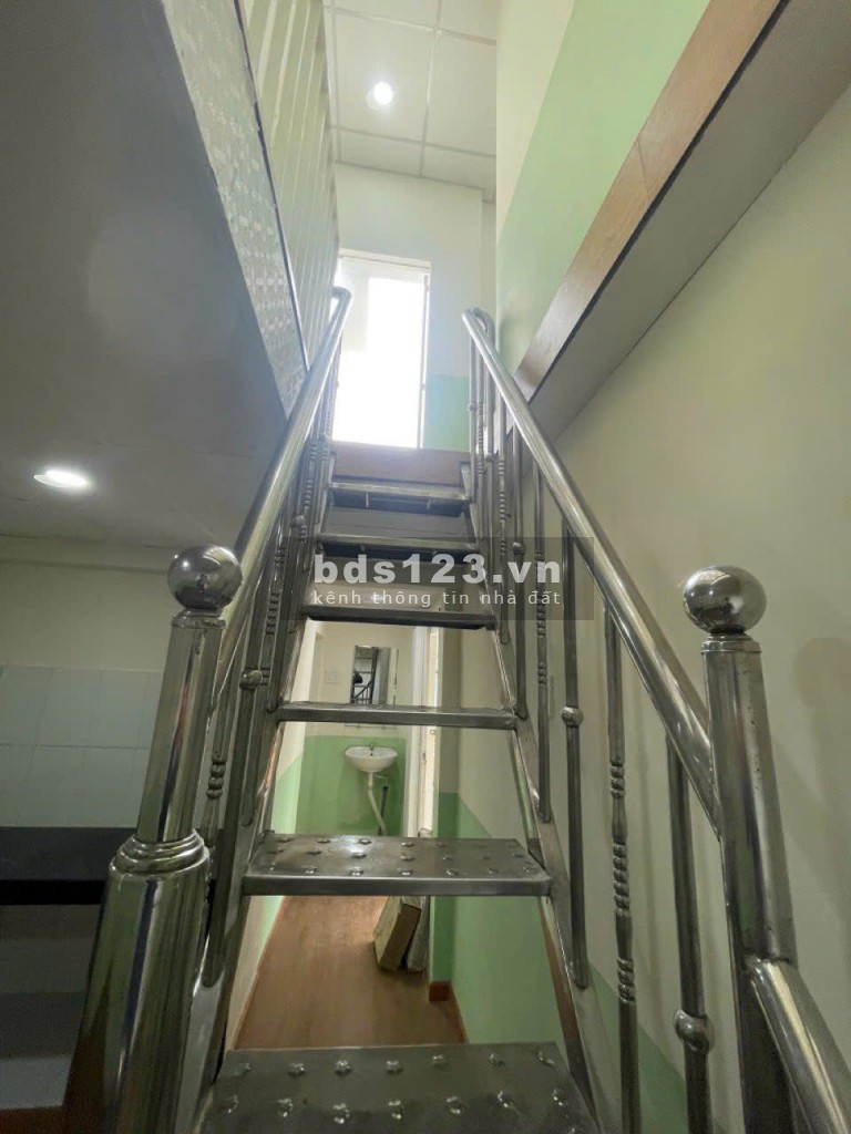 Bán nhà đẹp căn góc ở đường Bông Sao P5 Q8