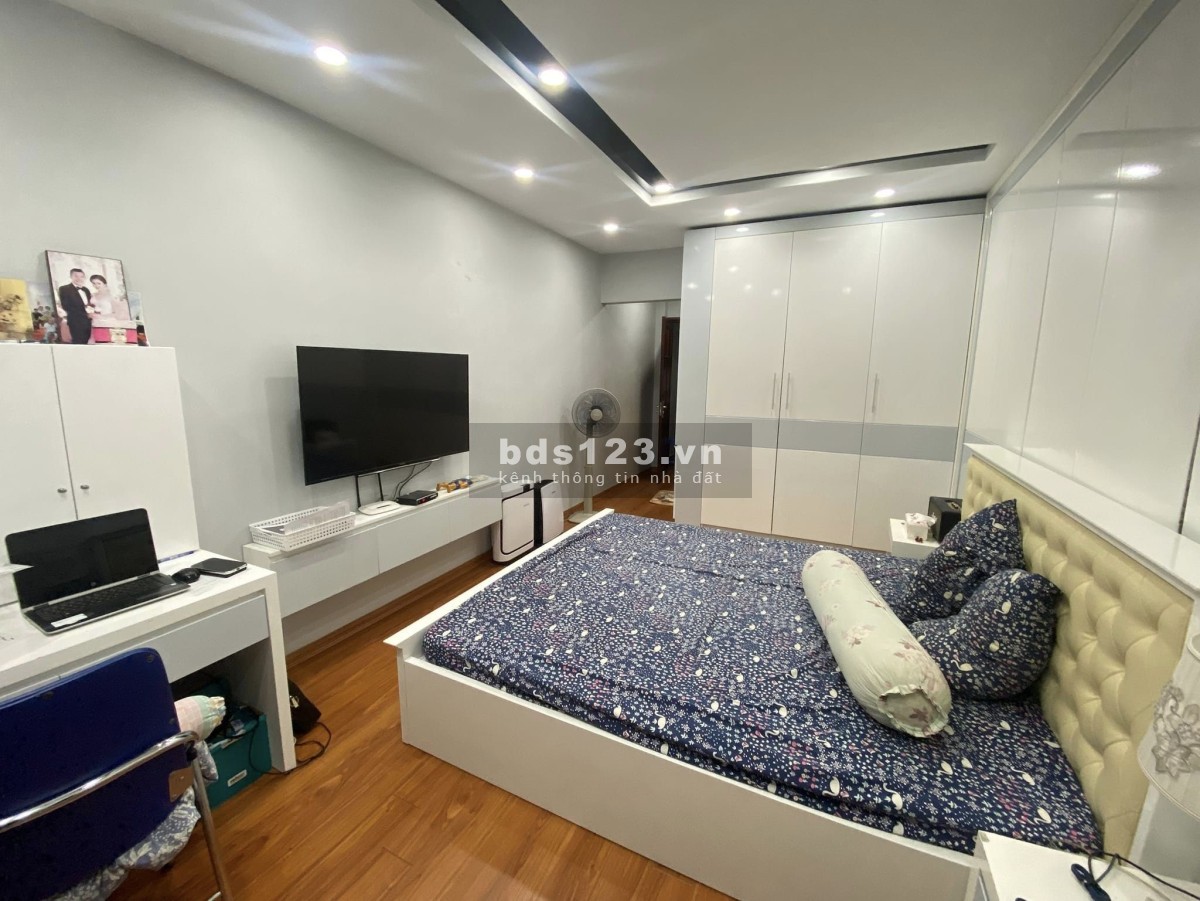 Nhà mới đẹp phố Phùng Chí Kiên, Cầu Giấy. 55m, 5T, Mt 3,6m, 10Tỷ. Phân Lô ô tô, Nội thất đẹp,Tinh tế
