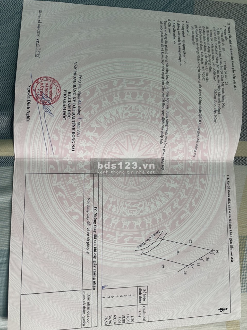Bán 2 sào view đồi 57 giá hót đường bê tông khu dân cư.