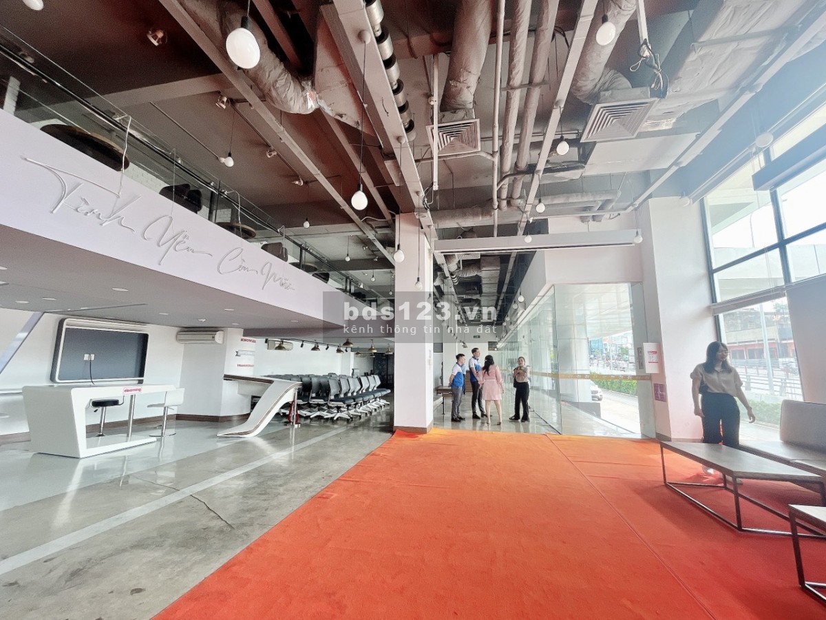 Cho thuê mặt bằng kinh doanh 230 - 425m² tại trung tâm Quận 8