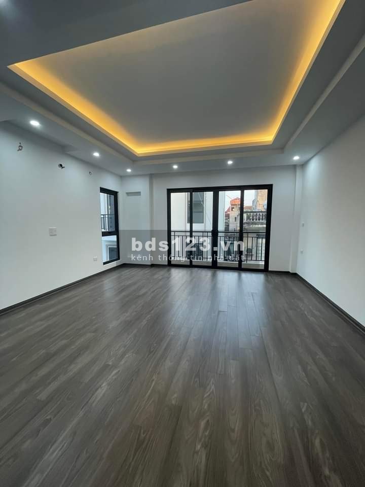 Bán nhà Quan Nhân, ngõ ô tô, lô góc, diện tích 41m2, 6 tầng, mặt tiền 4m, giá 7,8 tỷ.
