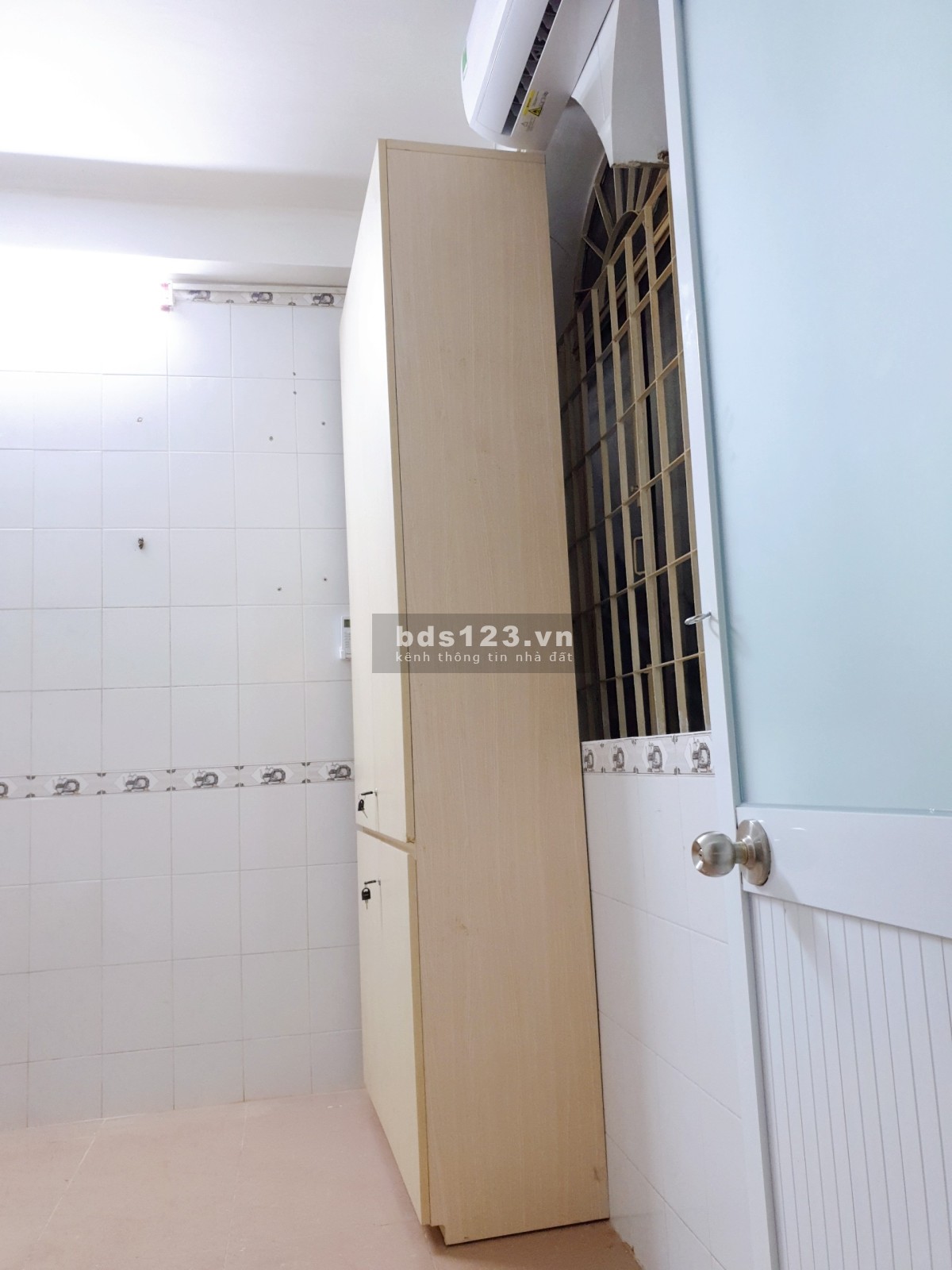 Phòng tầng trệt 3tr3 full nội thất tolet ngoài gần chợ Hòa Hưng