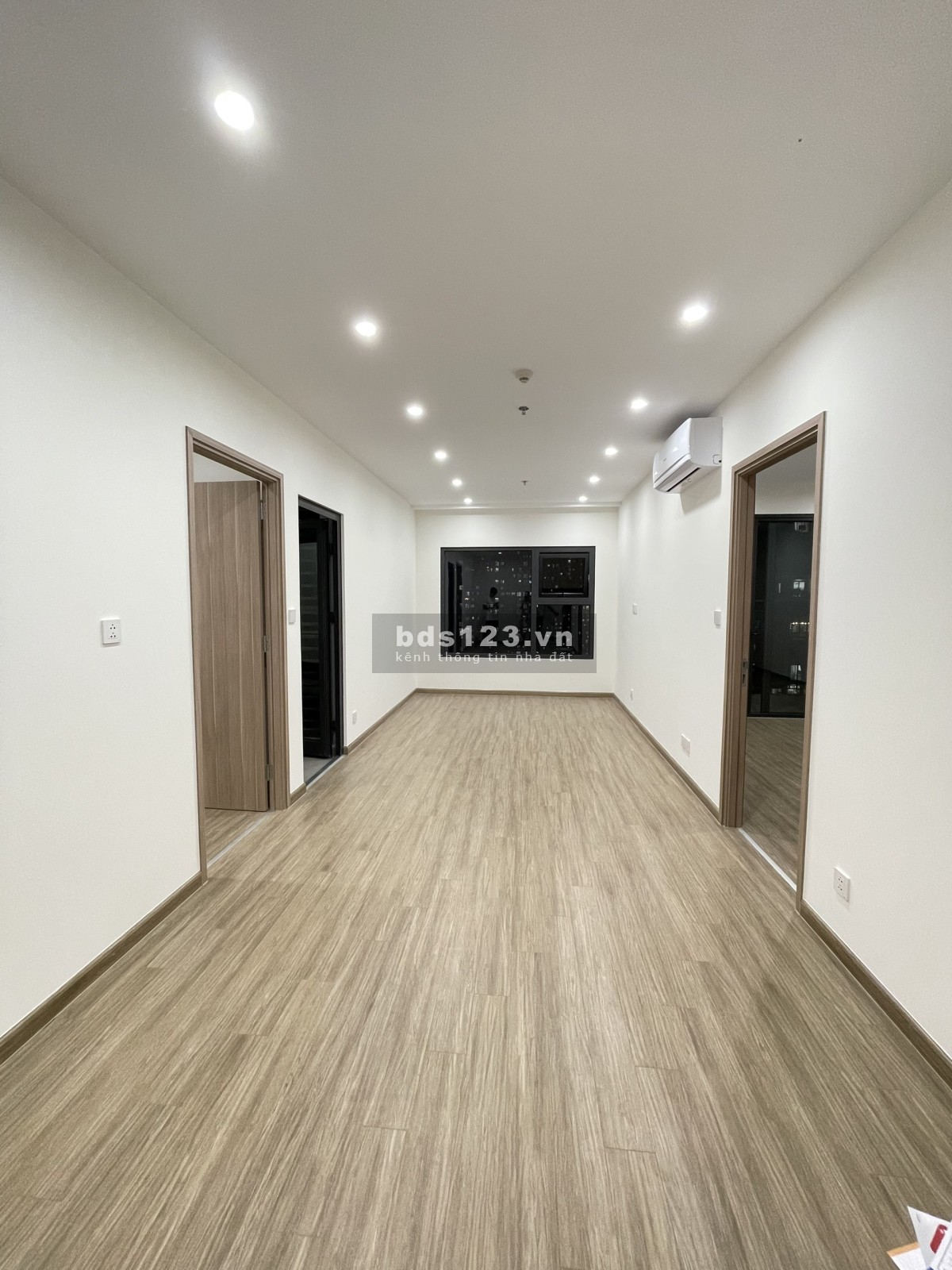 Cần bán nhanh căn 2 phòng ngủ, 65m2, 2,58 tỷ, Vinhomes Smart City, 0888516777