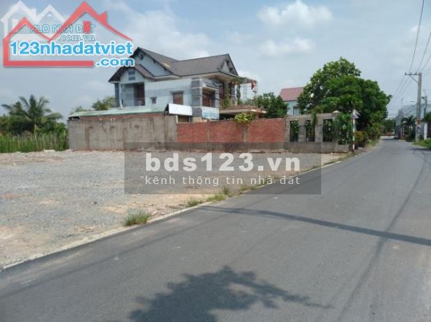 Đất bình dương chỉ 650 triệu/ 1098m2, sổ sẵn, cách quốc lộ 13 chỉ 500m .LH: 0901196632