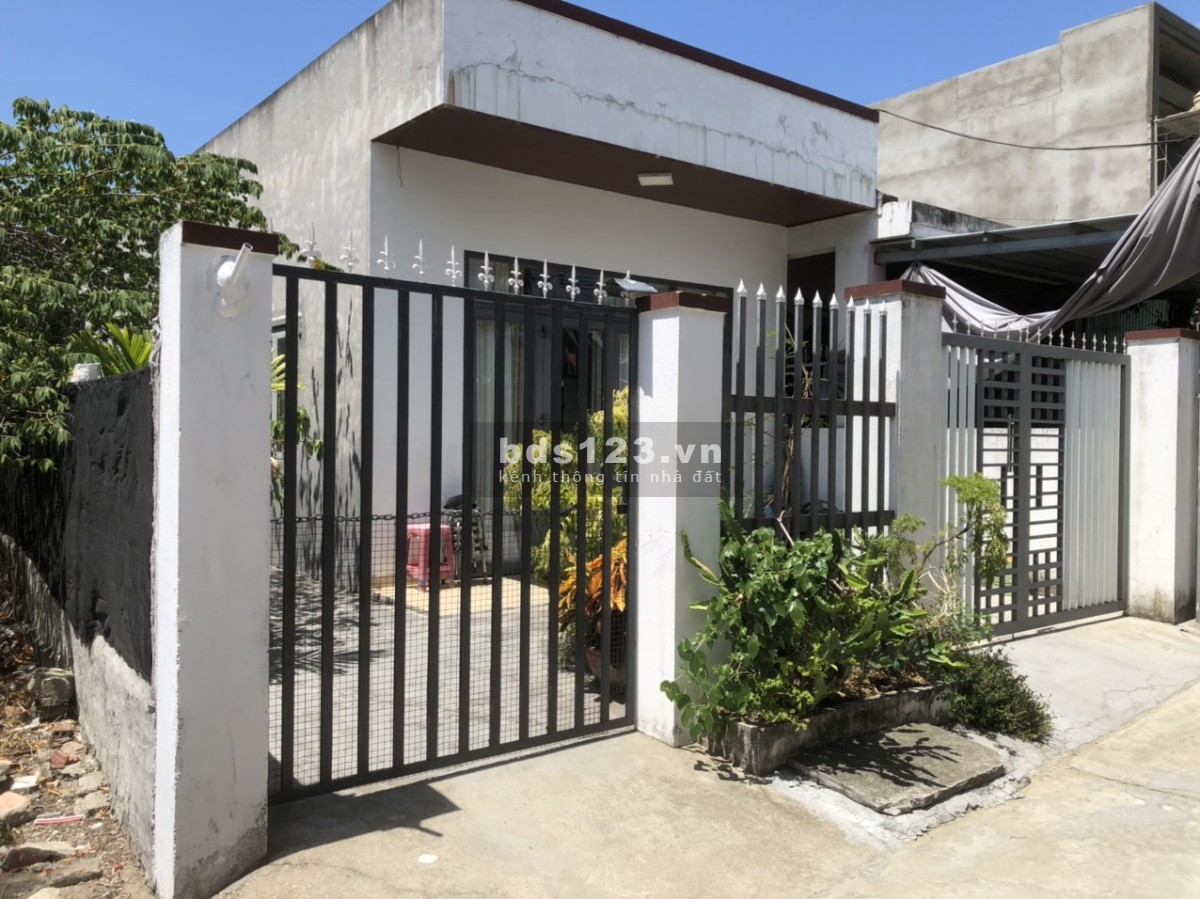Bán gấp căn nhà diện tích khủng 225m2 kiệt ô tô quận Ngũ Hành Sơn giá rất rẻ chỉ hơn 2 tỷ