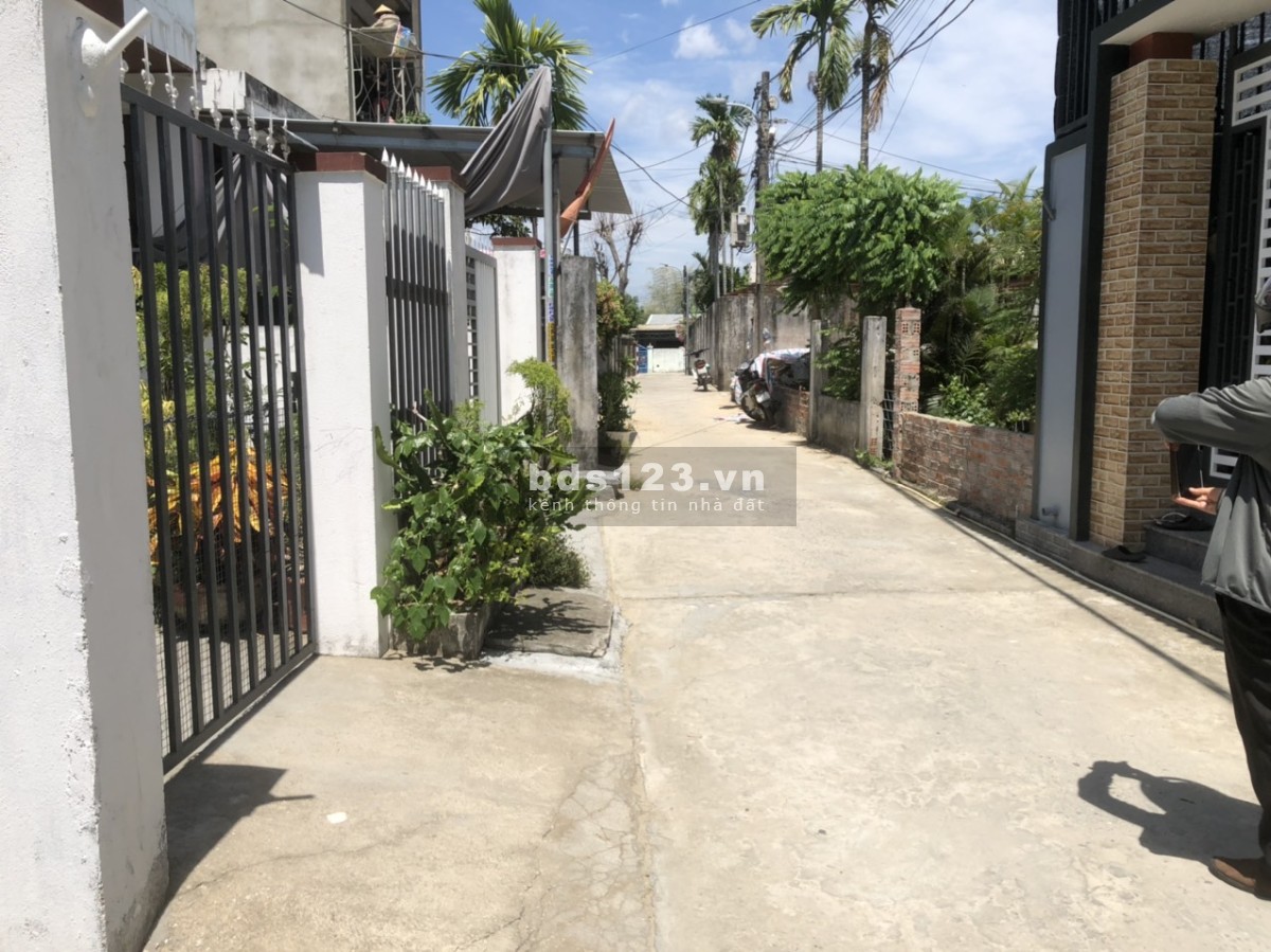 Bán gấp căn nhà diện tích khủng 225m2 kiệt ô tô quận Ngũ Hành Sơn giá rất rẻ chỉ hơn 2 tỷ