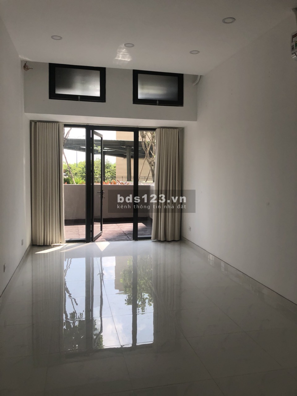 Có sân vườn! Bán căn hộ Officetel The Sun Avenue 35m2 sẵn máy lạnh 2.2 tỷ