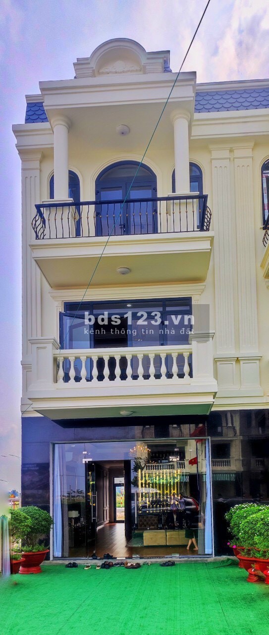 Nhà phố Thăng Long 2 ngay quốc lộ 13 giá chỉ từ 3,2 tỷ/ căn