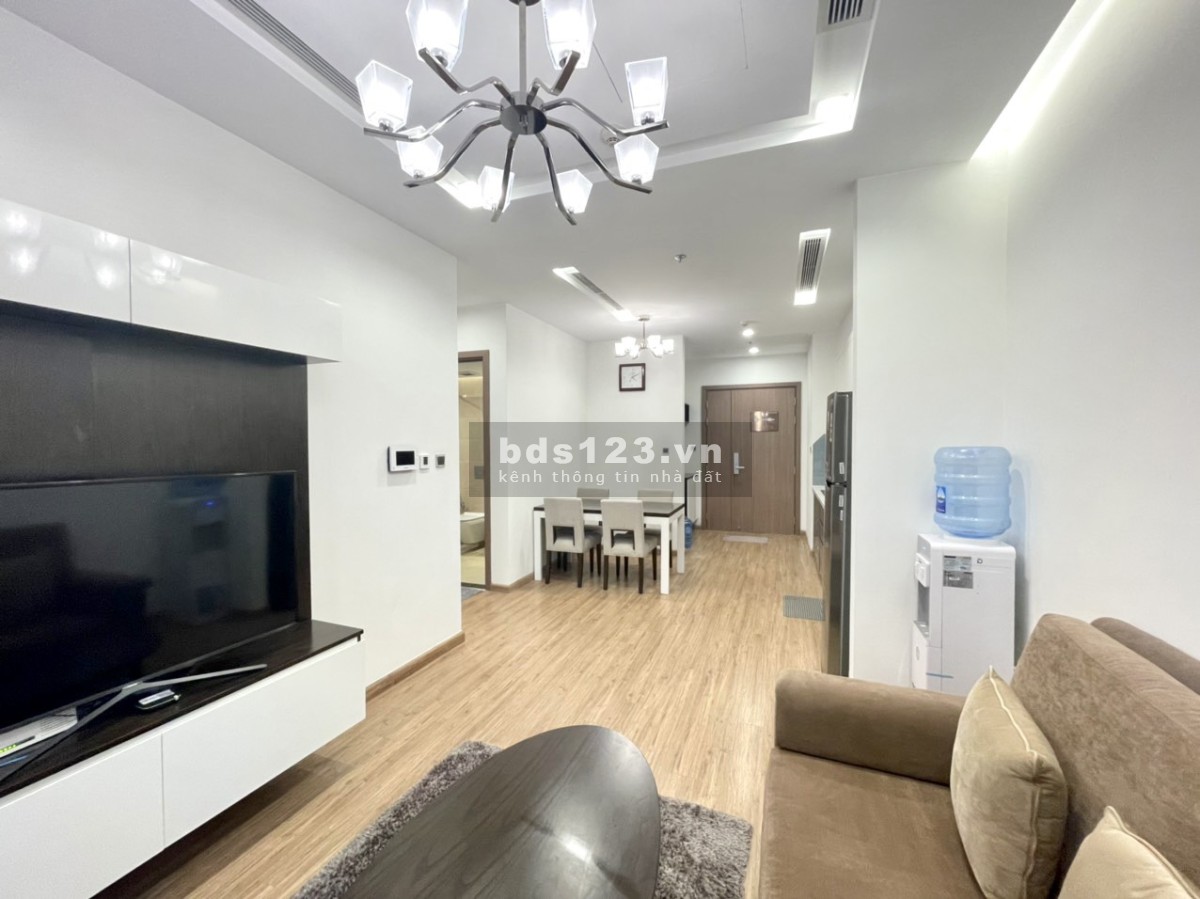 Cắt lỗ căn 2 ngủ ban công Đông Nam R6 Royal City 4 tỷ. LH: 0912 396 400 - miễn TG)
