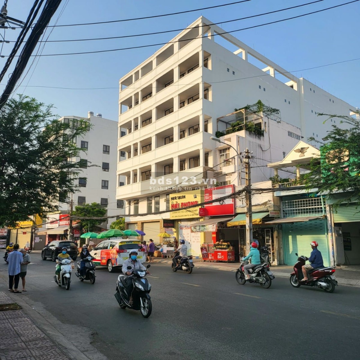 Bán tòa khách sạn 4 sao MT Lý Tự Trọng Q.1- 15x25m- H + 10 tầng- TN: 1.5 tỷ/th - 200 tỷ