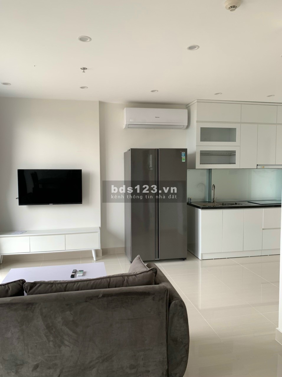2N+1, 2WC full đồ 64m ban công Đông Nam chỉ 11.5 triêu/tháng Vinhomes Smart City