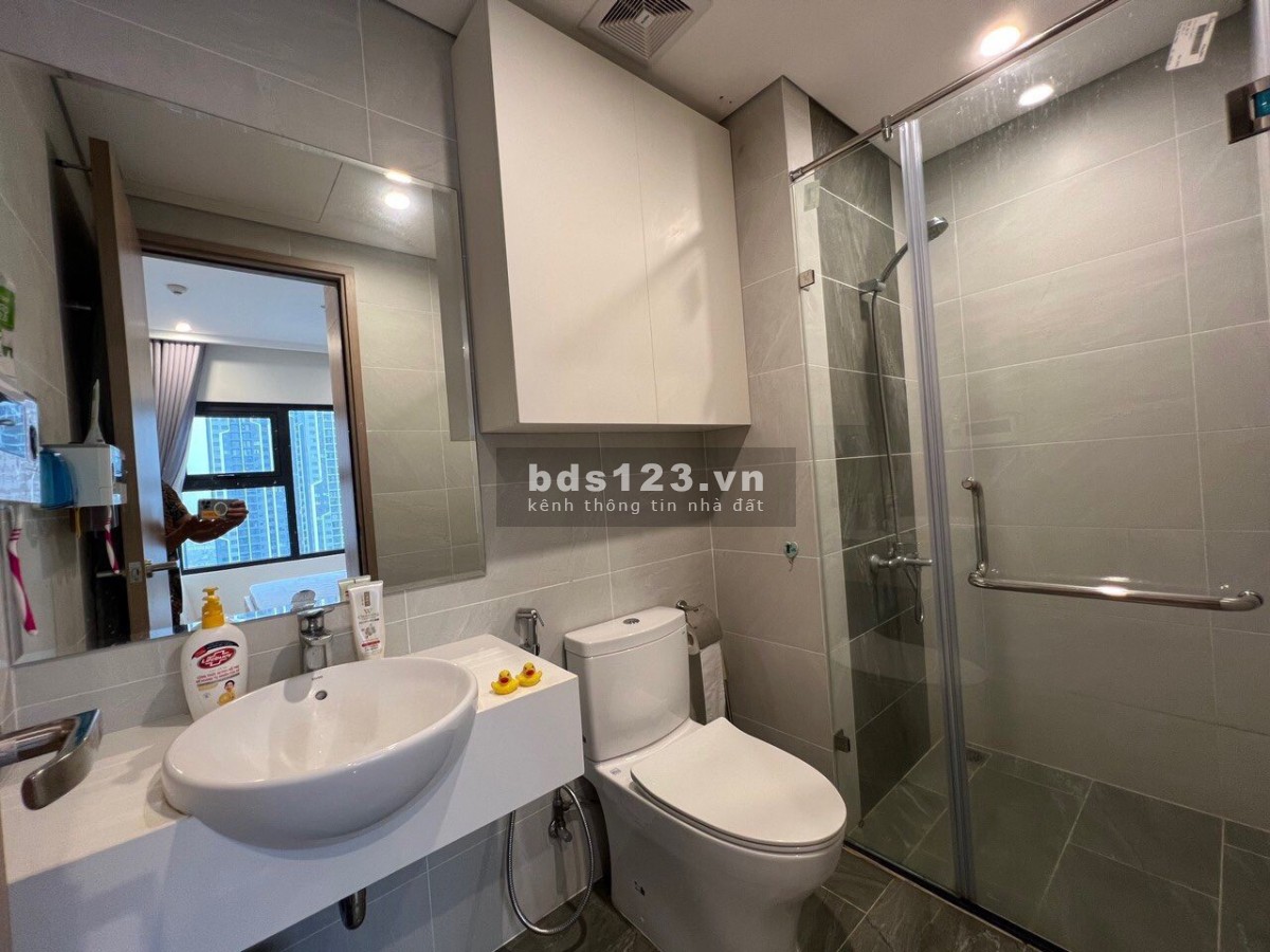 2N+1, 2WC full đồ 64m ban công Đông Nam chỉ 11.5 triêu/tháng Vinhomes Smart City