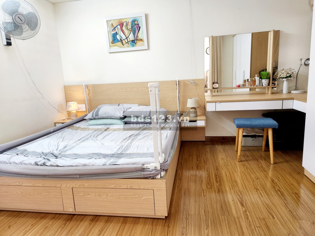 Cần bán gấp căn hộ Flora Kikyo, 55m2 1+1PN Full nội thất như hình, view hồ sinh thái, đã có sổ hồng
