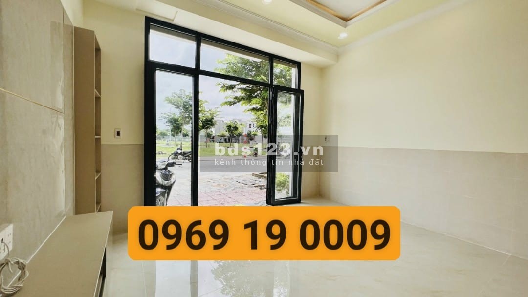 Bán nhà full nội thất cao cấp ngay Tân Uyên