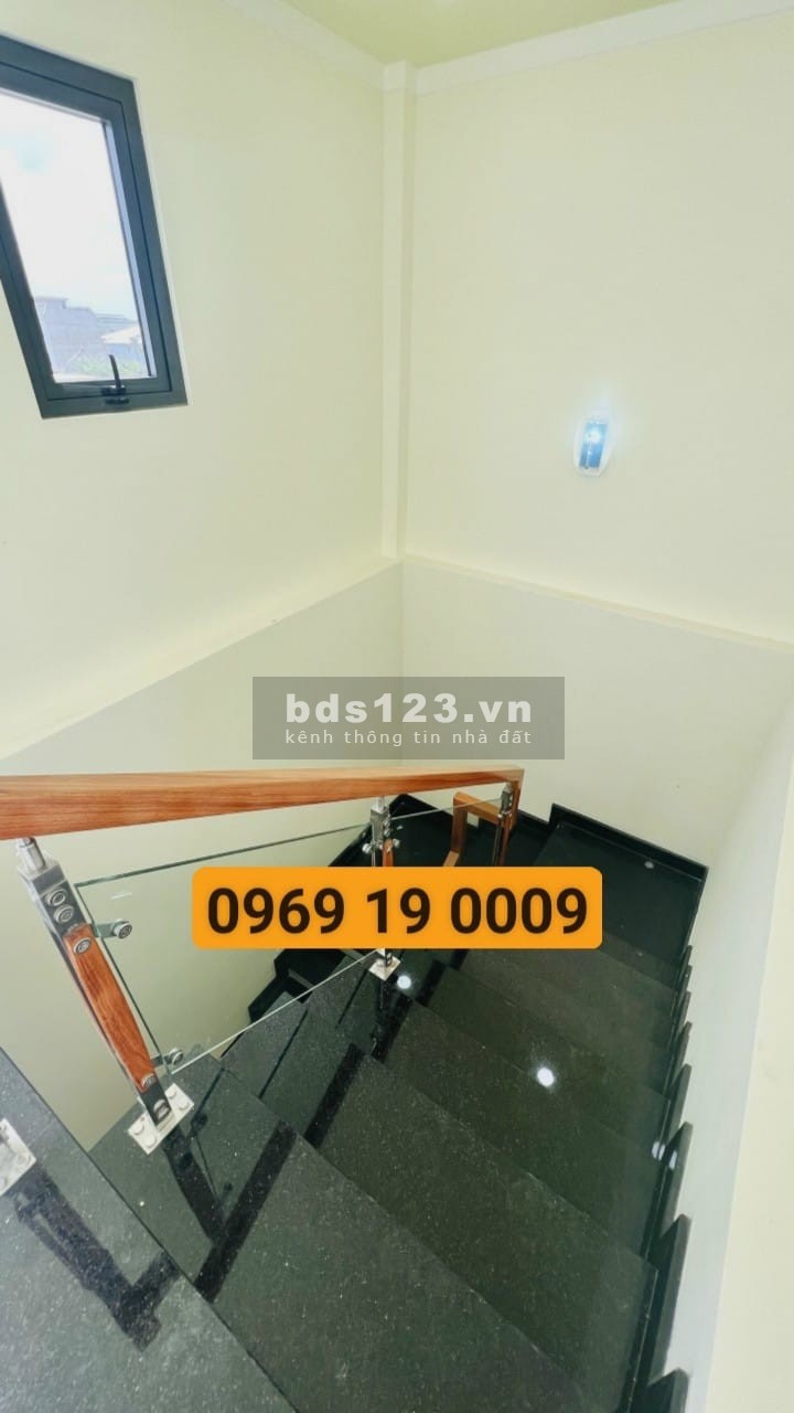 Bán nhà full nội thất cao cấp ngay Tân Uyên