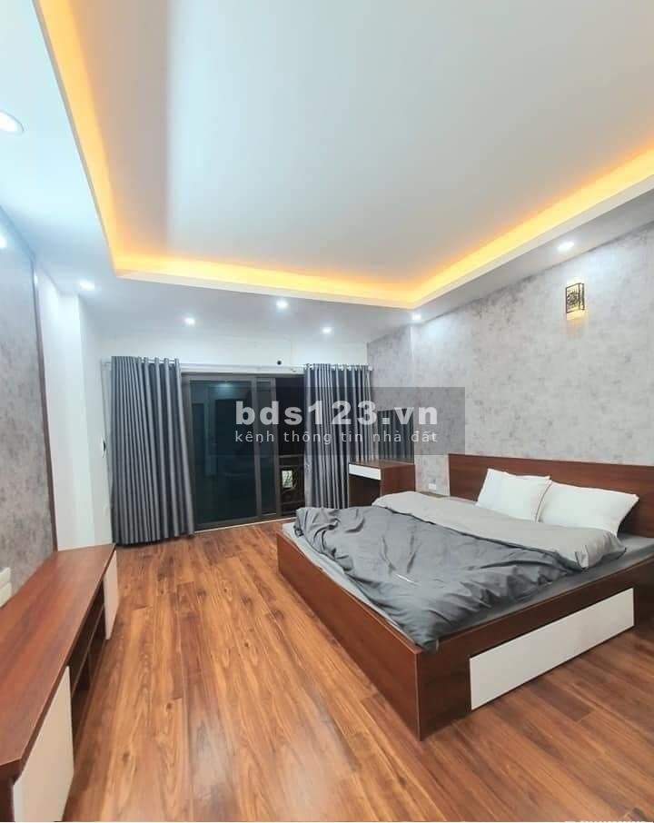 Bán nhà Hot Hot Hot Ngọc Thụy, 42 m 5 tầng giá 3.6 tỷ