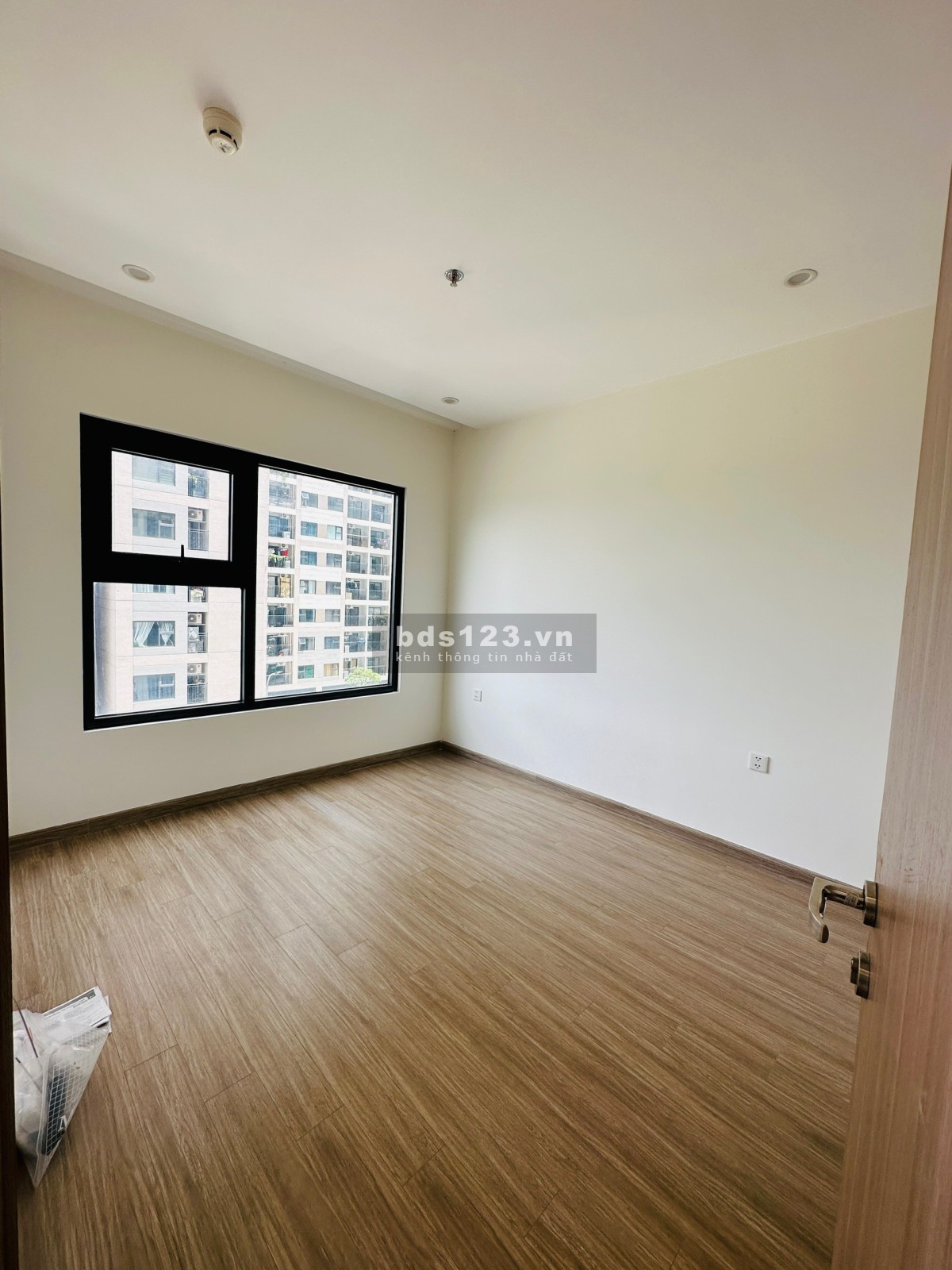 Bán căn hộ Vinhomes Grand Park phân khu Origami giá 2,250 tỷ 2PN2WC 59m2 rẻ nhất thị trường